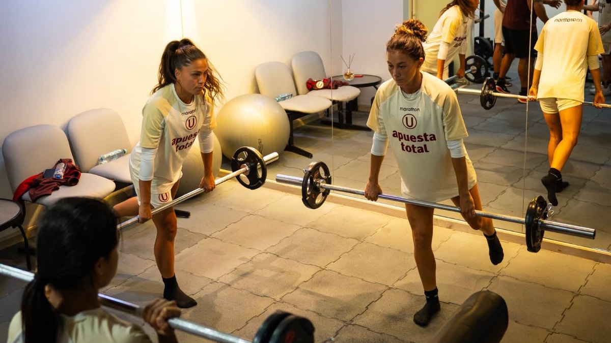 Las 'Leonas' van con todo: Universitario ya está en Quito para la Copa Libertadores Femenina 2026