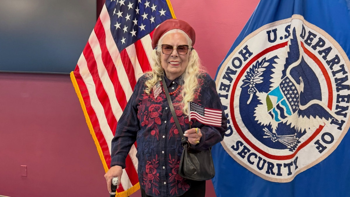 Joni Mitchell se convirtió en ciudadana de EE. UU. tras más de seis décadas en el país