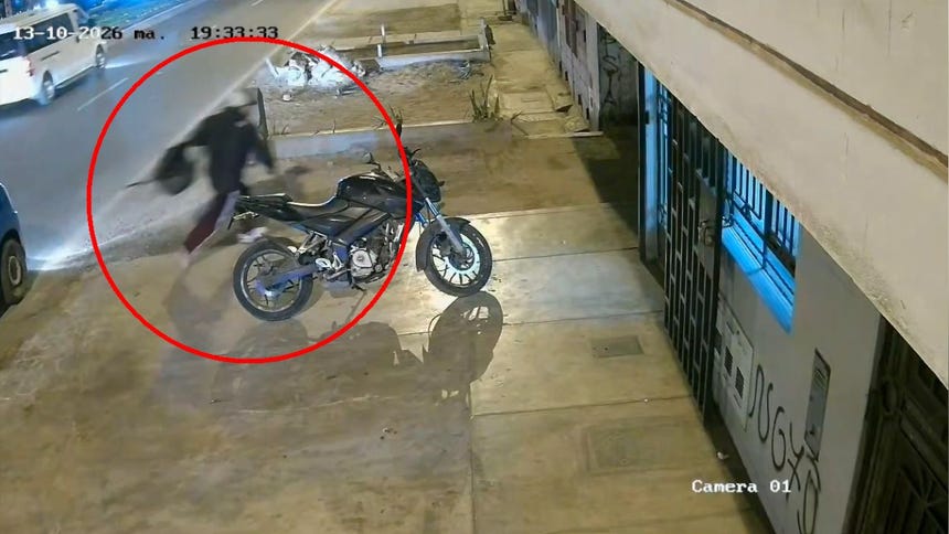 Las cámaras de seguridad captaron la huida del sicario.