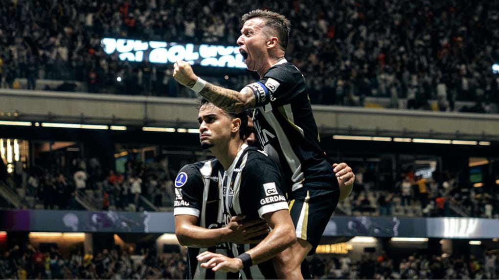 Bernard anotó uno de los goles de la victoria de Mineiro.