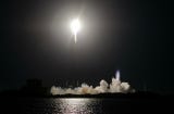 Según la NASA, la misión transporta experimentos científicos, suministros y equipos a la Estación Espacial Internacional.
