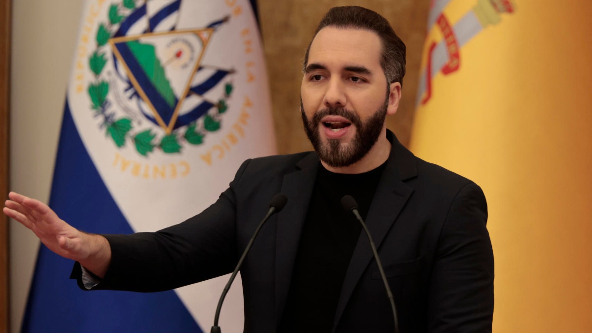 Nayib Bukele dice que tiene un plan que permitiría liberar a colaboradores de maras con baja participación en delitos
