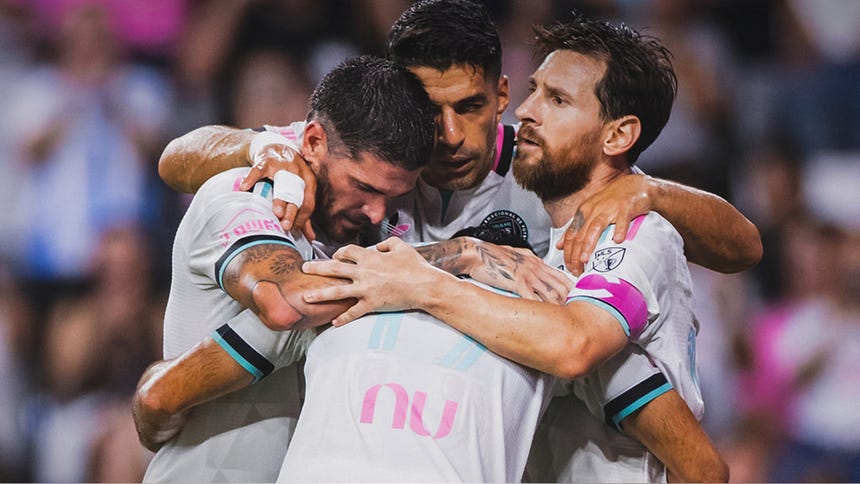 Con Lionel Messi, Inter Miami venció 2-0 a New York City FC y clasificó a los 'playoffs' de la MLS