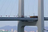 La portavoz de la Cancillería china, Mao Ning, afirmó que este puente impulsará los intercambios económicos y comerciales, así como los contactos entre ambas poblaciones, y fortalecerá la amistad bilateral.