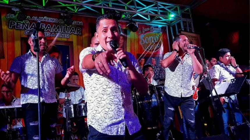 Cantante de la orquesta Los Villacorta pide disculpas públicas tras protagonizar accidente que dejó un herido