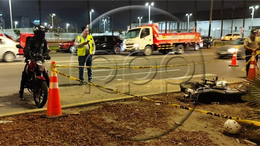 Surco: un motociclista perdió la vida en trágico accidente en la Panamericana Sur