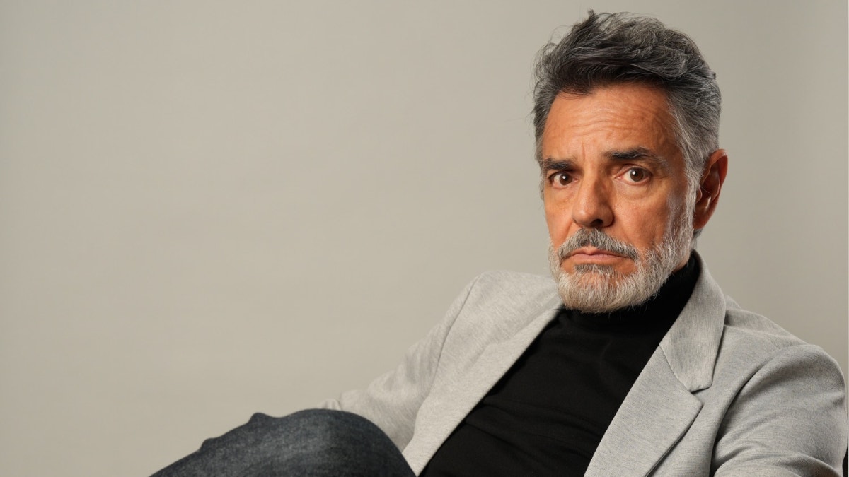 Eugenio Derbez denuncia intimidación a latinos en EE.UU. y llama a defender el voto