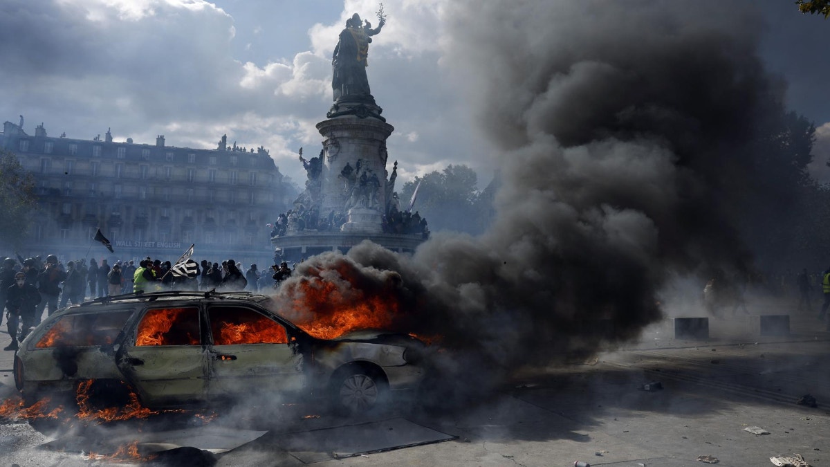Edificios en llamas, saqueos y enfrentamientos violentos: así fue la jornada de protestas en Francia que dejó 1200 detenidos [VIDEOS]