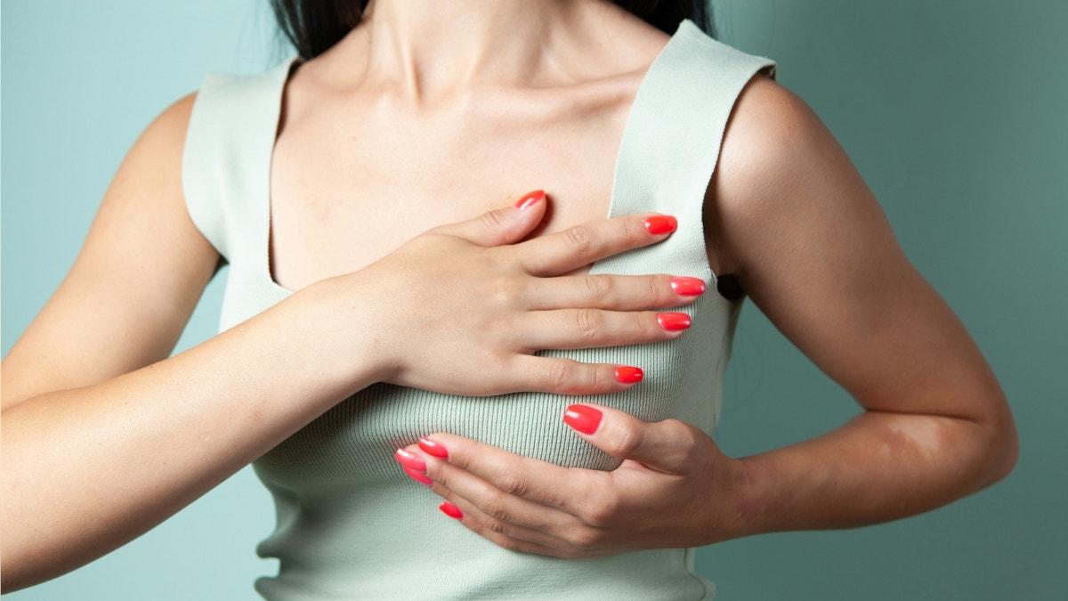 Dificultad para acceder a servicios de prevención y temor a realizarse exámenes dificultan detección temprana del cáncer de mama