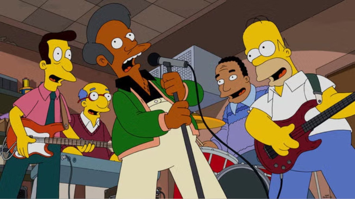 Apu vuelve a hablar en 'Los Simpson' tras casi una década sin diálogos por la polémica sobre su representación