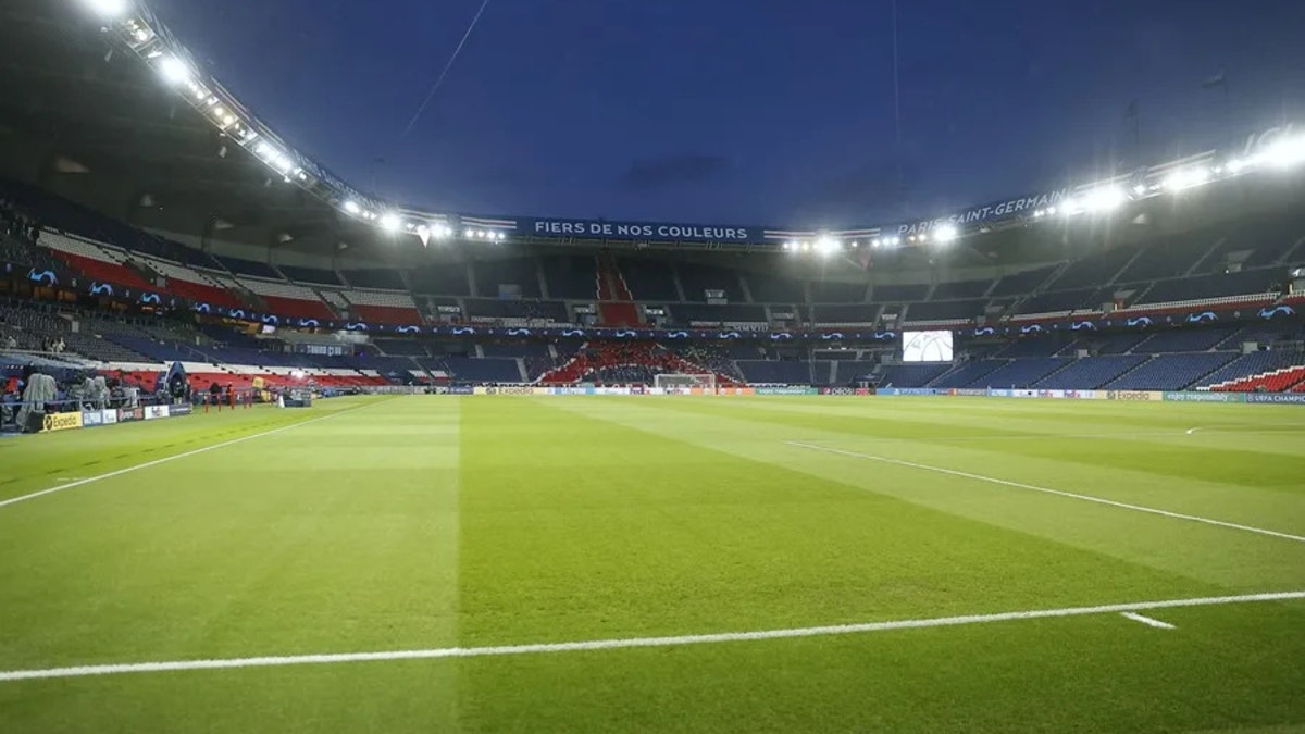 Se juega el PSG vs. Barcelona por la Champions League, pese a las protestas en París