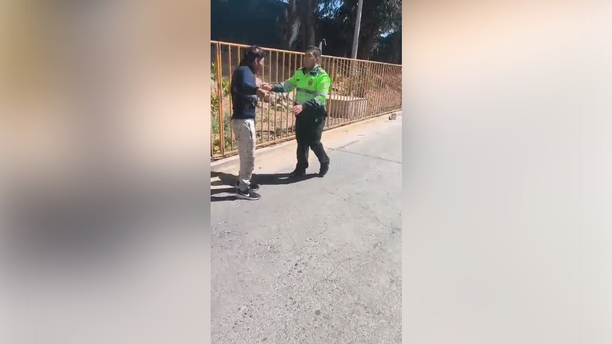 Arequipa: La Policía detiene a hombre por intentar agredir a un médico que le suturaba la cabeza