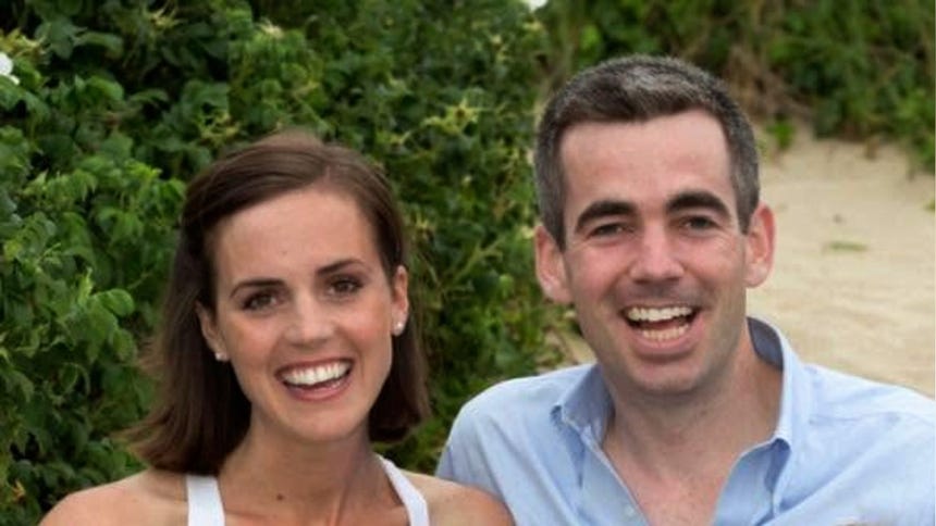 La educadora y activista Kyle Kennedy junto a su exesposo Liam Kerr.