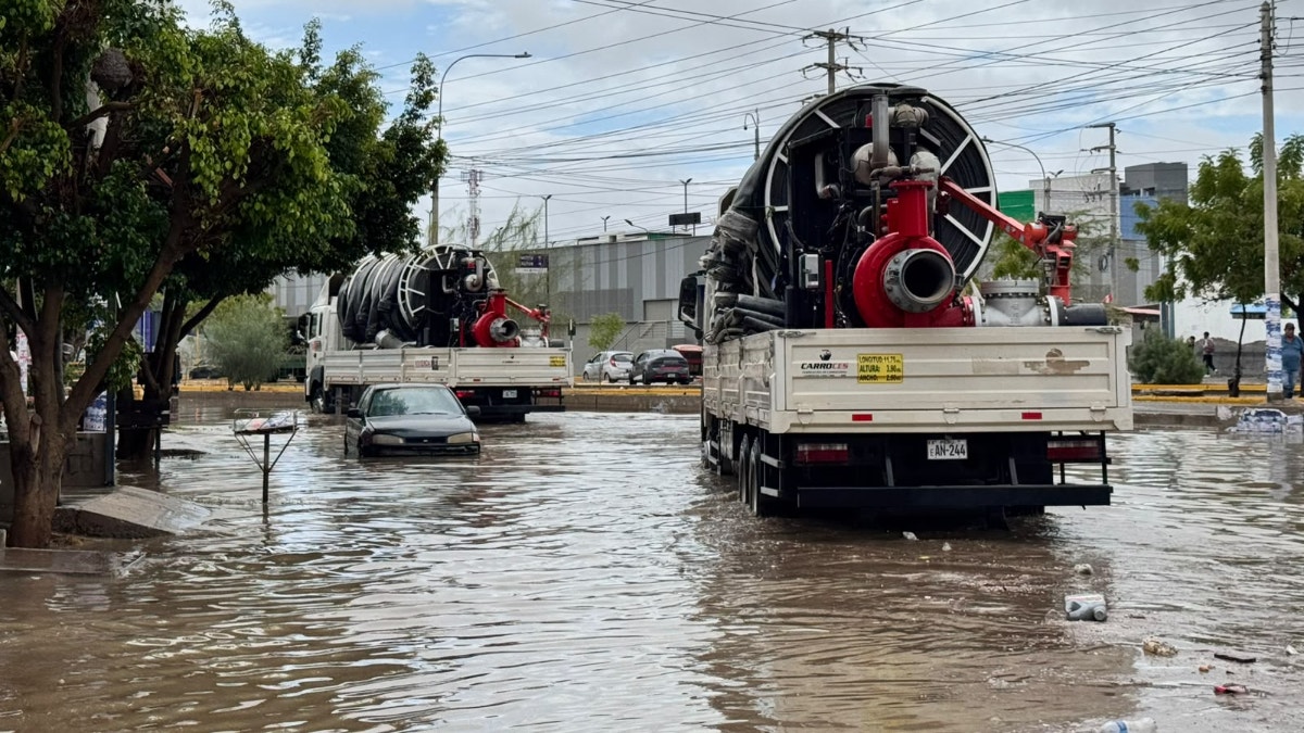 Fenómeno El Niño: Ejército utiliza bombas de transvase para evacuar agua acumulada por lluvias en Piura