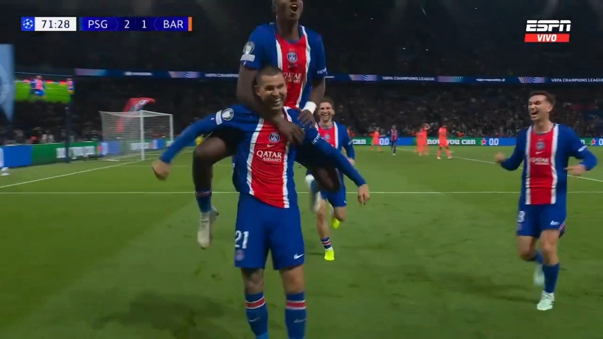 Golpe de PSG: Lucas Hernández anotó con un cabezazo ante Barcelona por Champions League