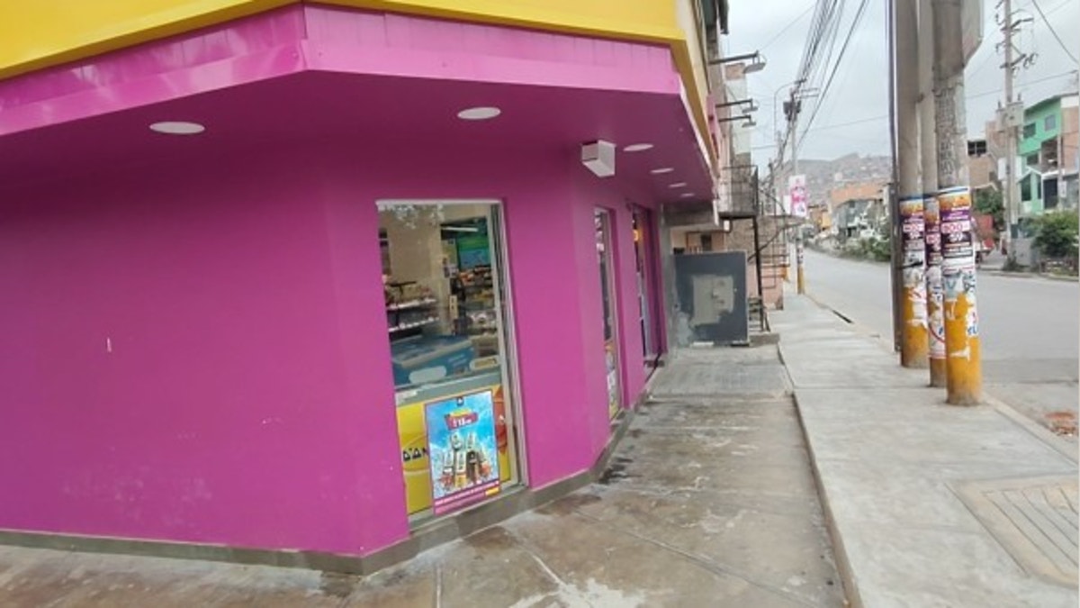 Villa El Salvador: un hombre atacó con un cuchillo a una trabajadora que intentó impedir robo en un minimarket