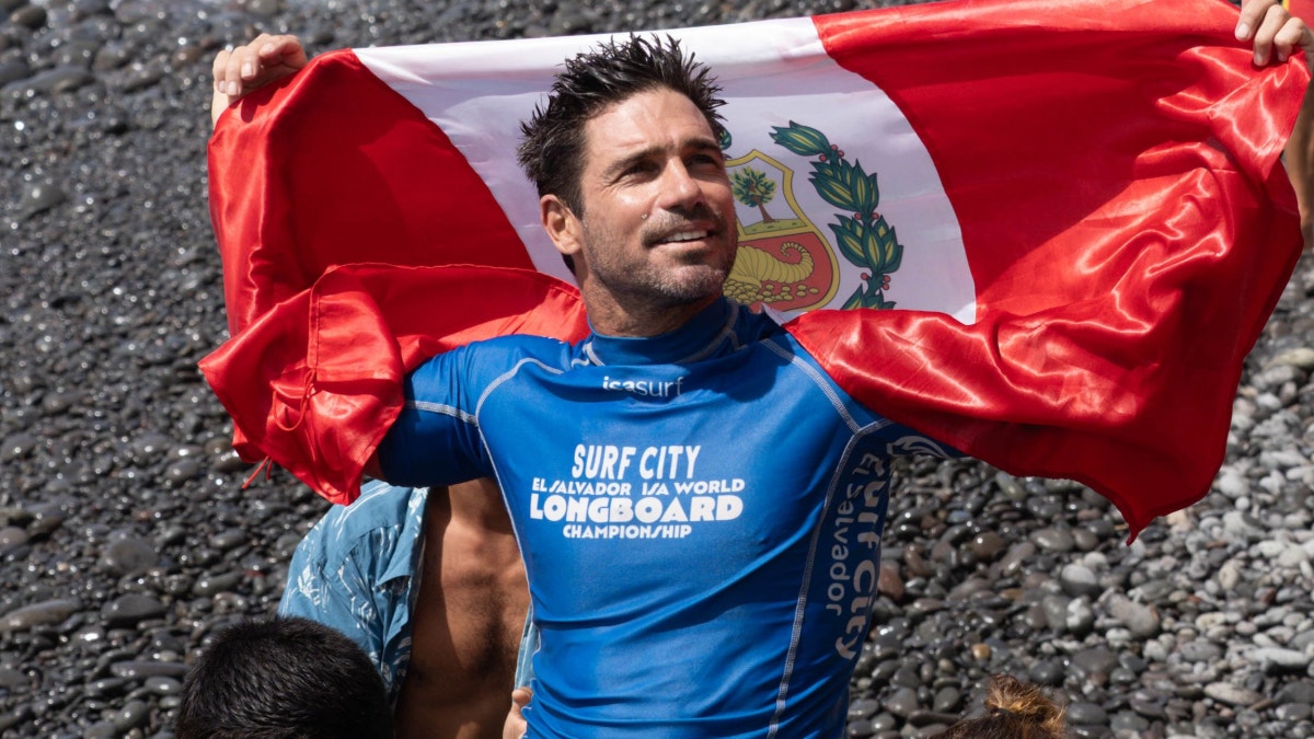 ¡Piccolo Clemente es Campeón Mundial! El peruano se coronó en el ISA World Longboard Championship 2026