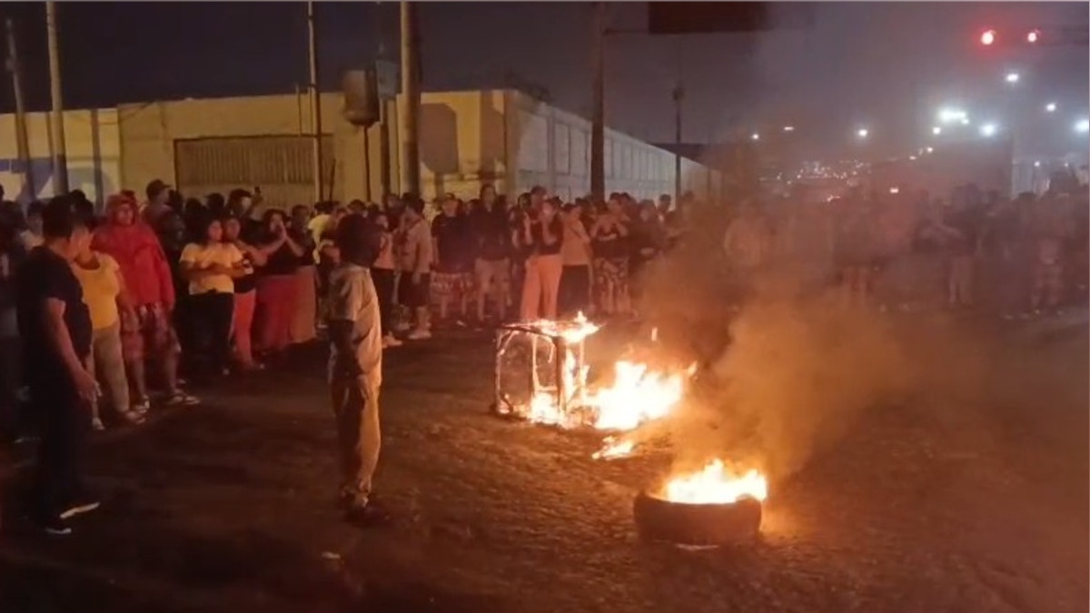 Callao: vecinos bloquearon vía exigiendo control en tránsito de camiones tras accidente en el que falleció mujer