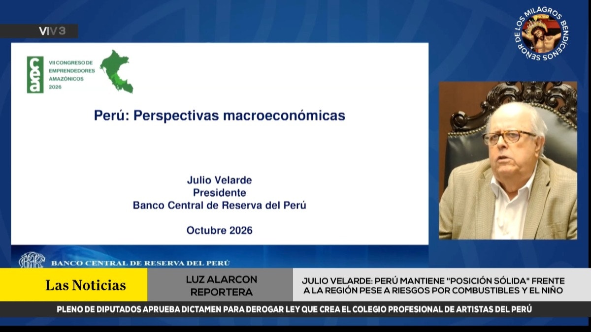 Julio Velarde advirtió riesgos por El Niño, pero destacó que la economía peruana mantiene "fundamentos sólidos"