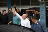 Por su parte, <strong>Luiz Inácio Lula da Silva</strong> emitió su voto en la Escuela Estatal João Firmino Correia de Araújo, en São Bernardo do Campo, en Sao Paulo.