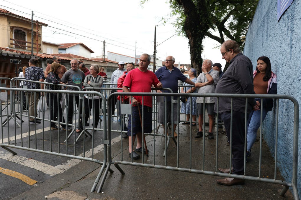 Los colegios electorales están abiertos desde las 08:00 (hora local), cierran a las 17:00.