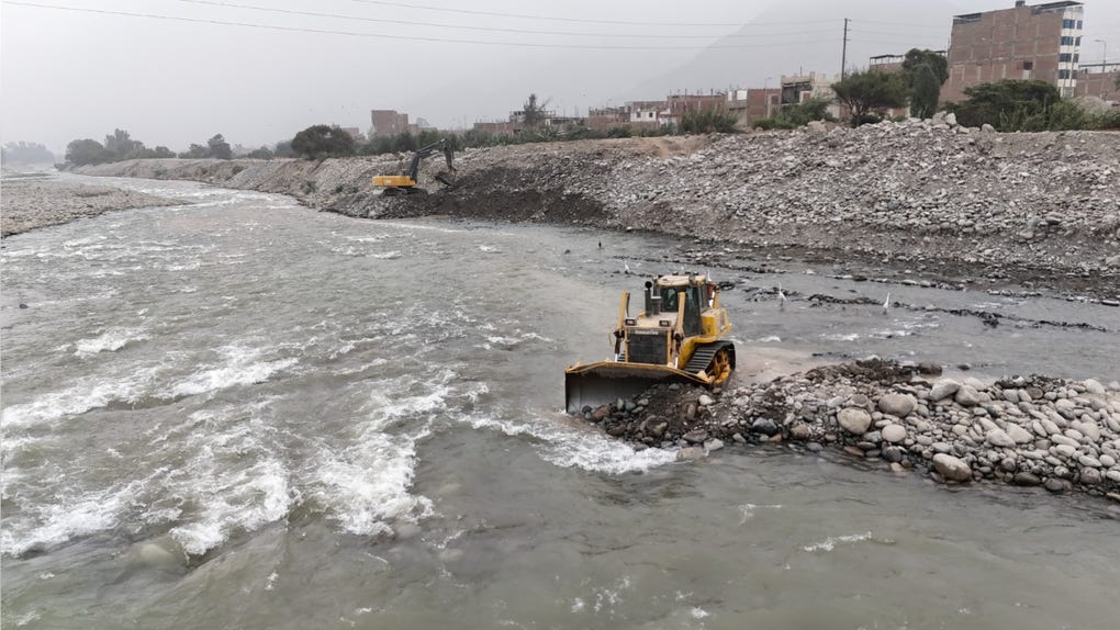 Estas acciones buscan mejorar las condiciones hidráulicas de los tramos intervenidos y contribuir a reducir el riesgo de desbordes durante la temporada de lluvias.