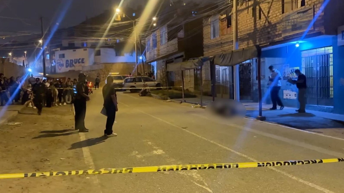 Puente Piedra: asesinan a mototaxista frente a una bodega y sicarios abandonan auto durante fuga
