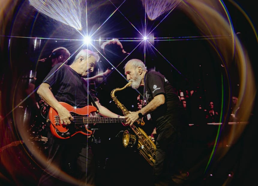Las canciones de Hombres G siguen conquistando a distintas generaciones, como demuestra la expectativa por sus dos conciertos en Lima.