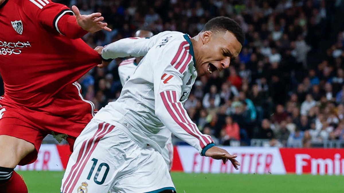 Periódico oficial chino afirma que Kylian Mbappé es un "lastre" para las marcas