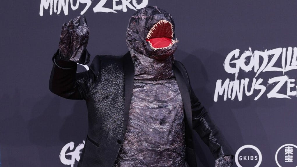 <strong>Benjamin Castillo puso la cuota divertida.</strong> El influencer fue otro de los invitados que llamó la atención durante la alfombra roja de Godzilla Minus Zero.