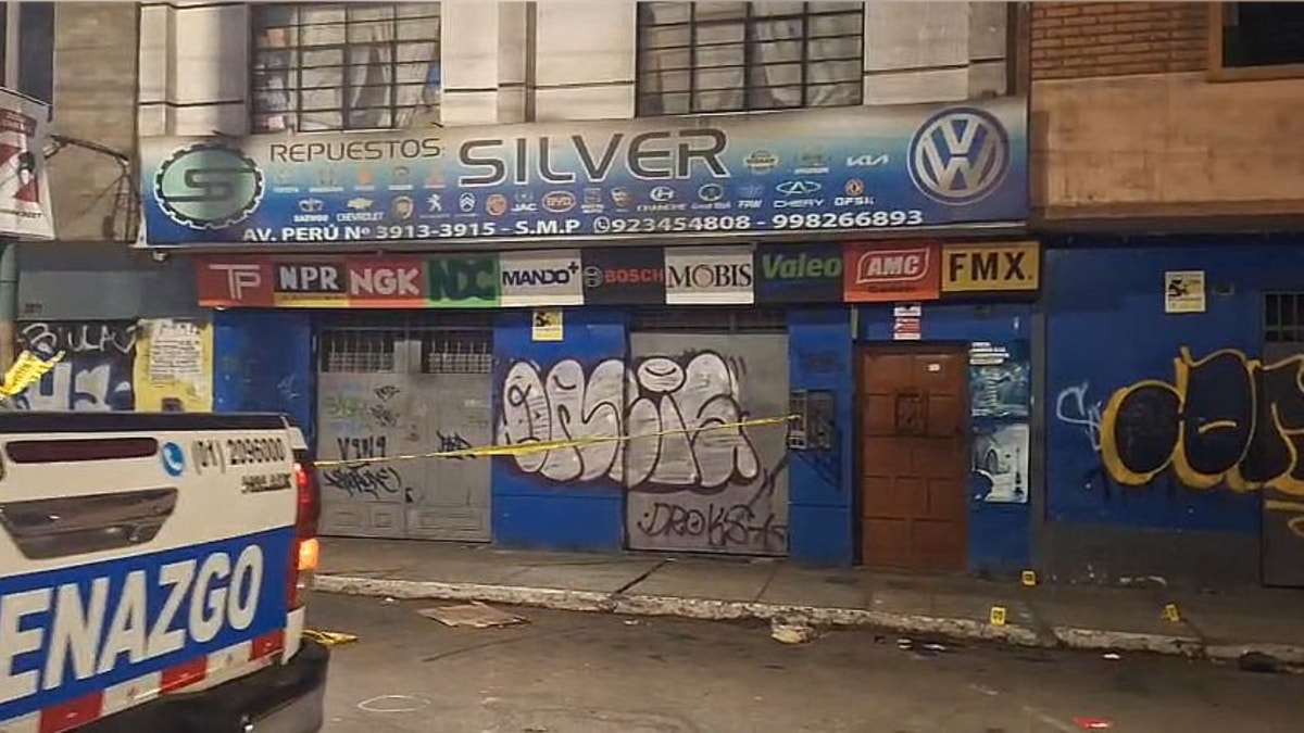 SMP: hombre fue asesinado a balazos afuera de una tienda de repuestos vehiculares de la avenida Perú