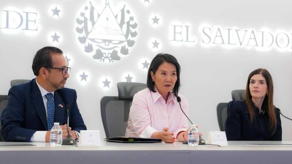 Keiko Fujimori visitó instalaciones de Doctor SV, programa de telesalud en El Salvador